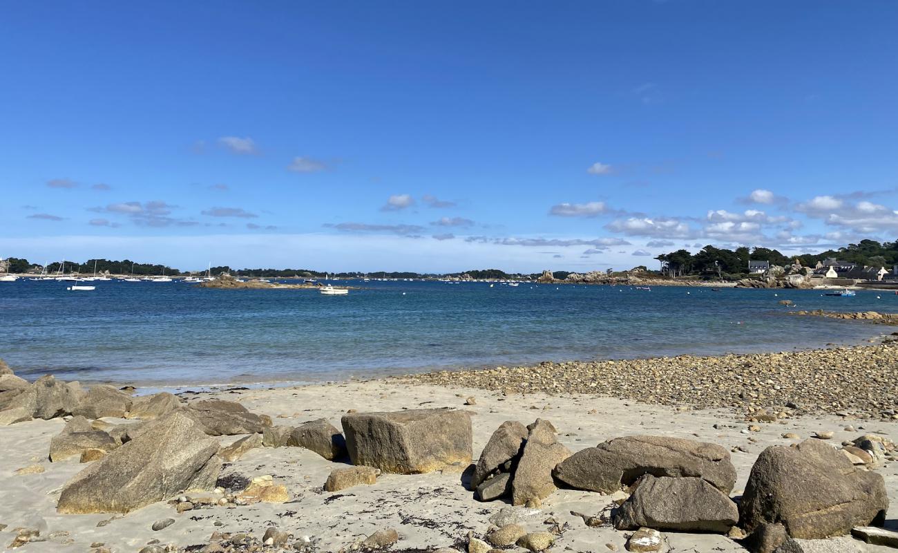 Photo de Port Blanc Rohanic Beach avec sable beige de surface