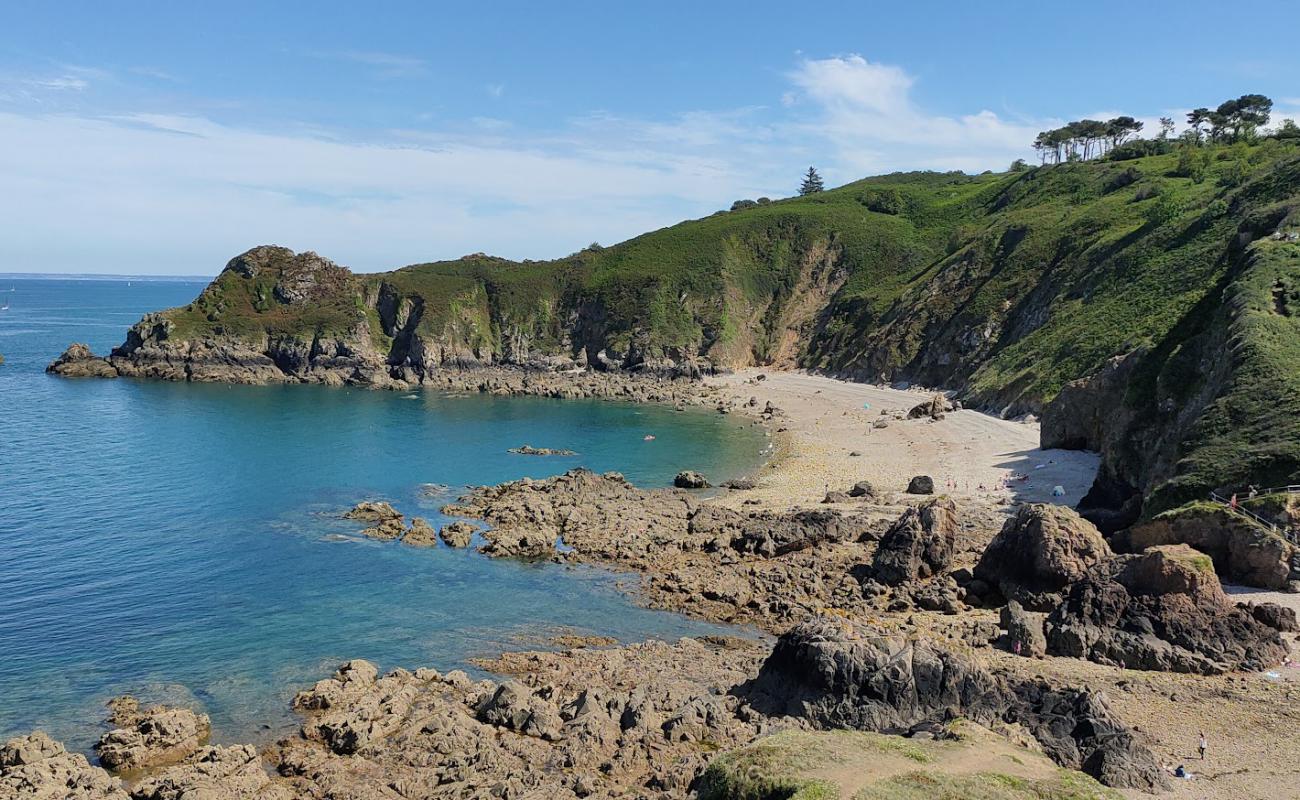 Photo de D'or Beach avec galets beige de surface
