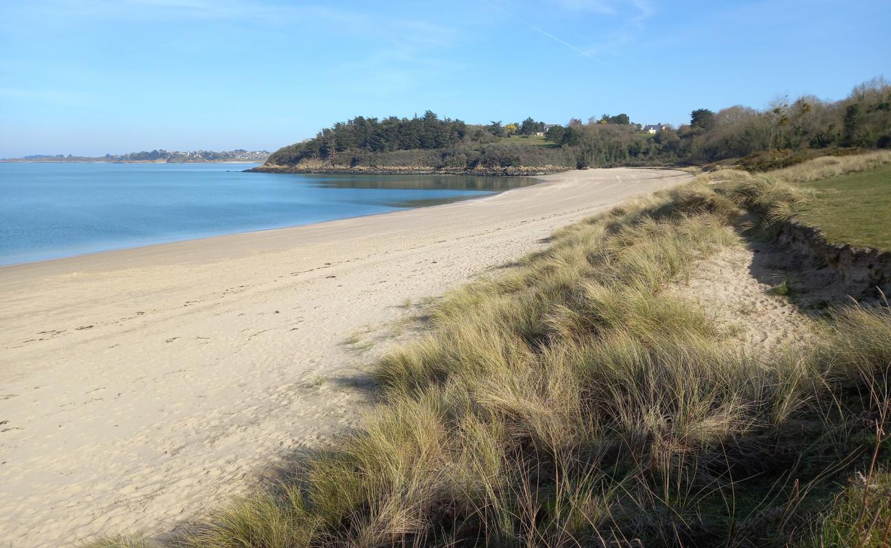 Photo de Vauver Beach avec sable lumineux de surface