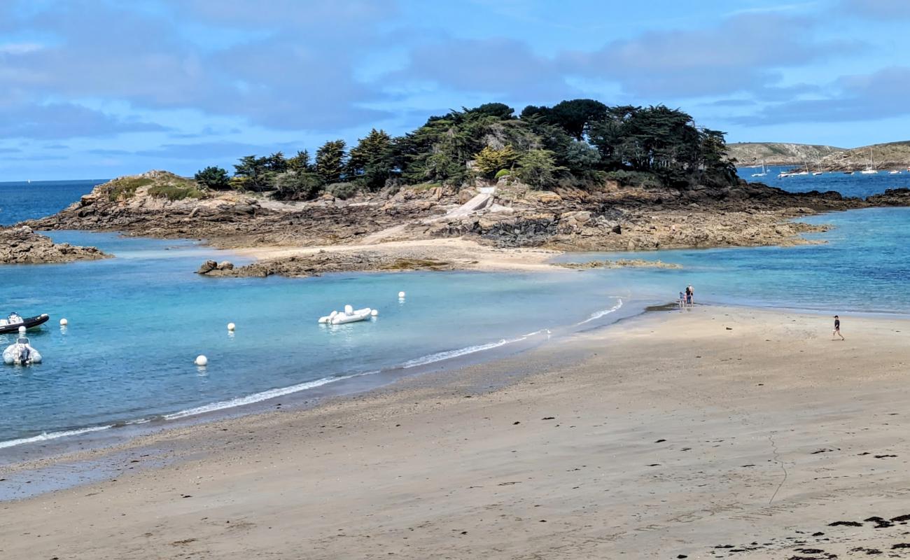 Photo de l'Islet Beach avec sable beige de surface