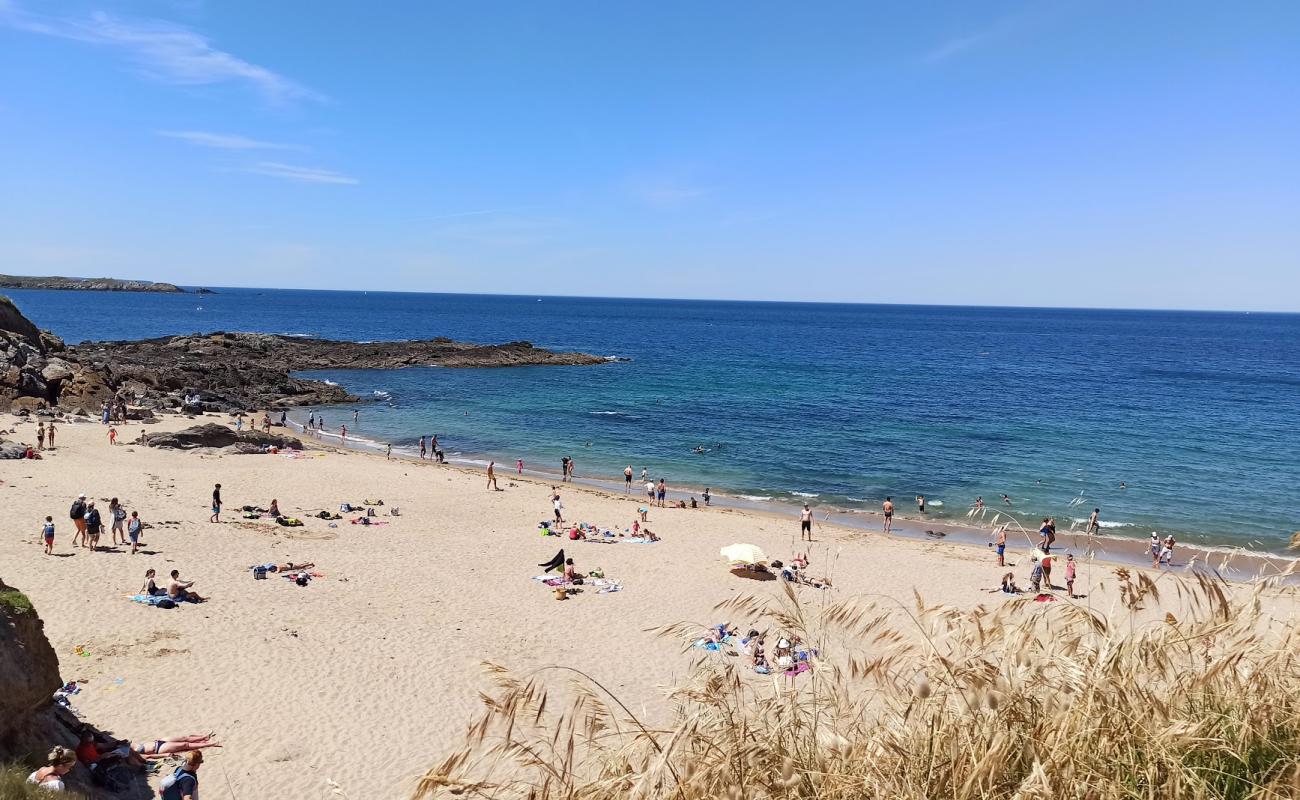 Photo de La Garde Beach avec sable lumineux de surface