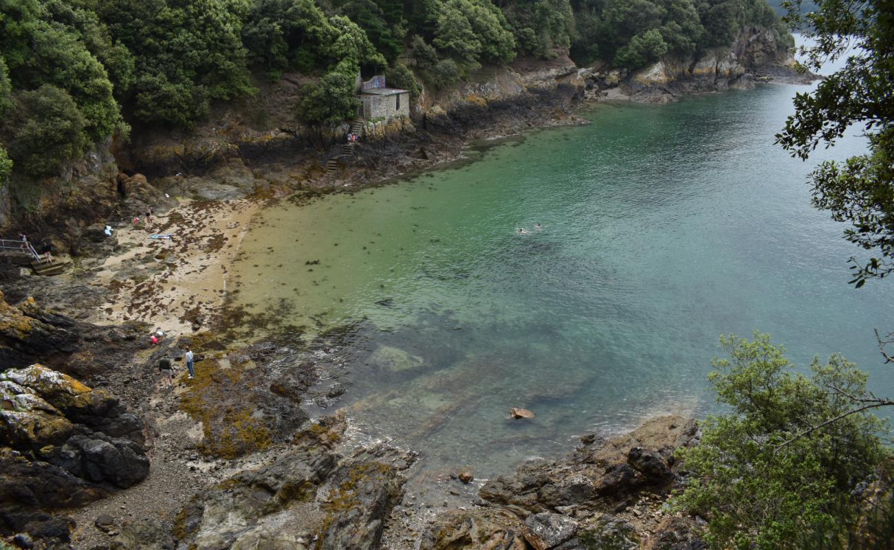 Photo de Corbieres Beach avec sable brillant et rochers de surface