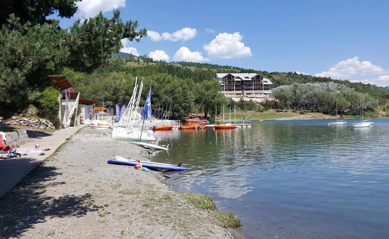 Photo de Chadenas Beach avec petits galets gris de surface