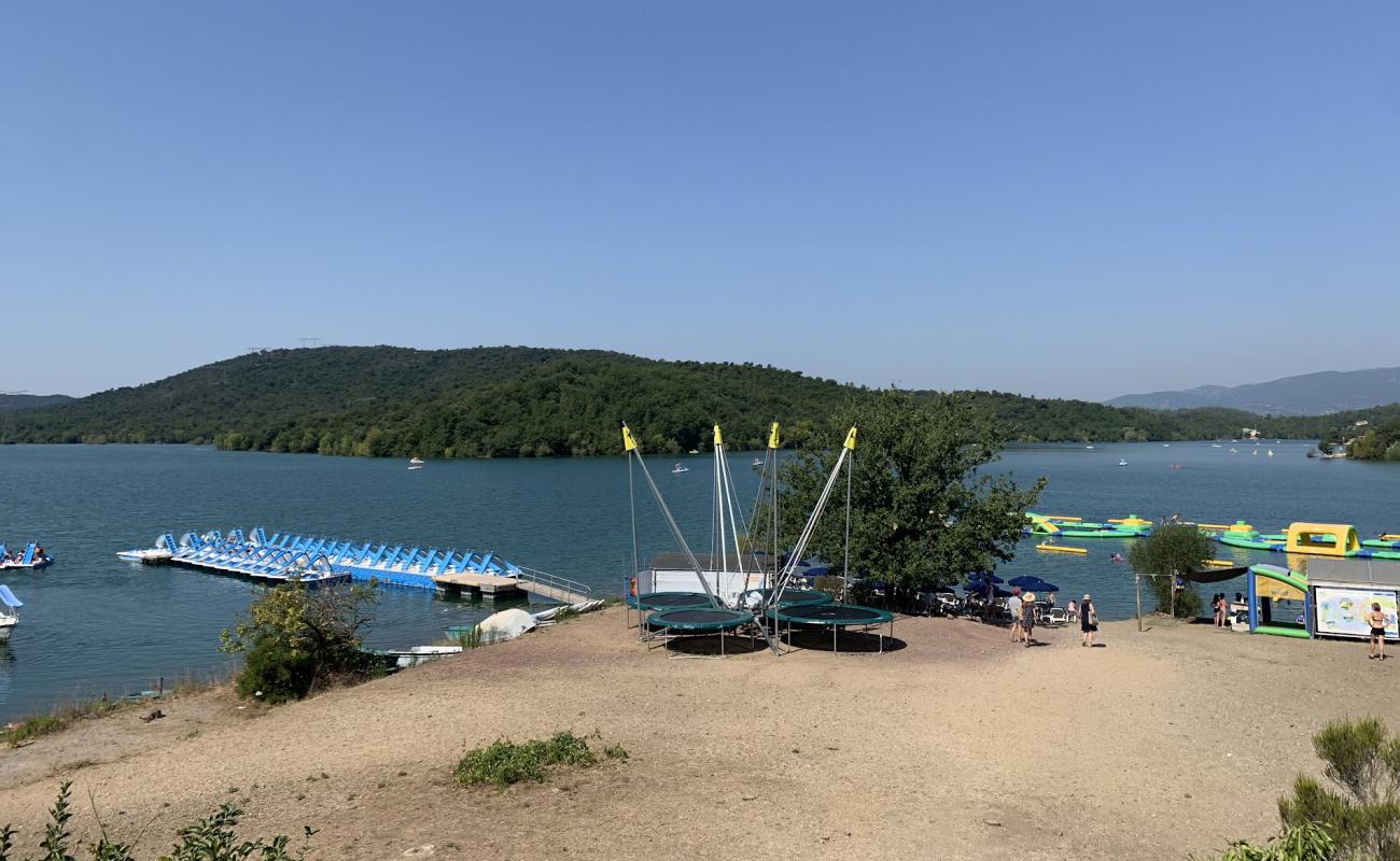 Photo de Wibit Beach avec sable beige & pierres de surface