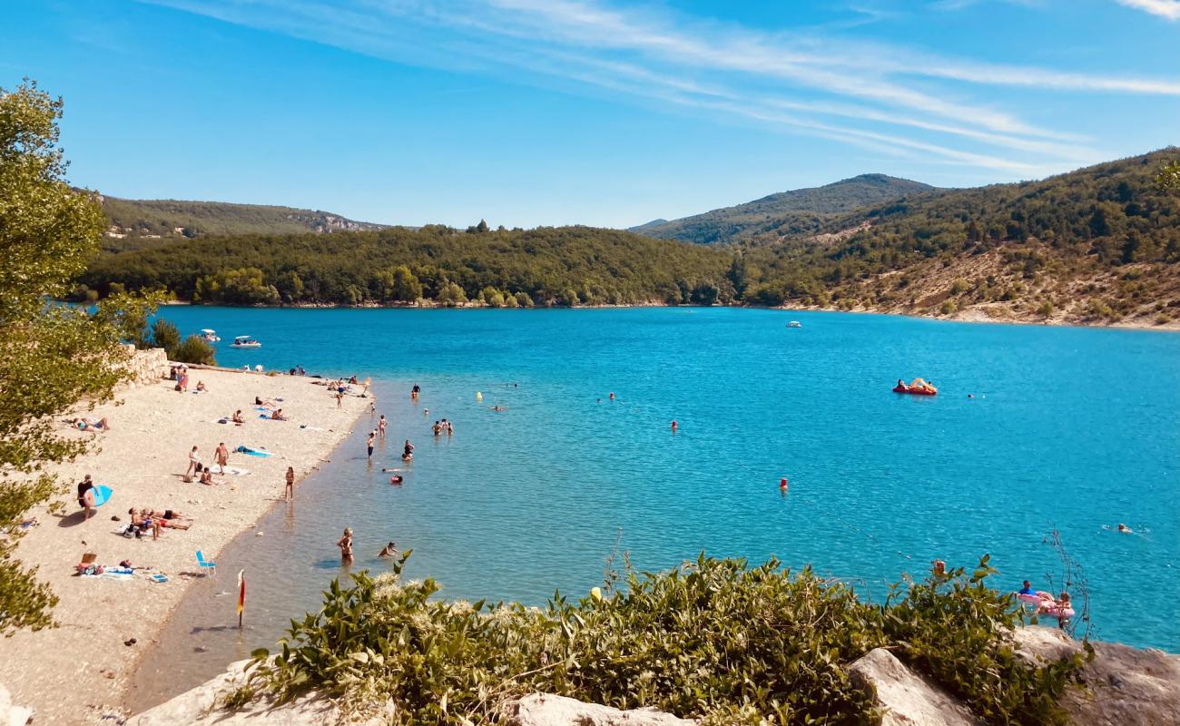 Photo de Bauduen Beach avec terrain rocheux de surface