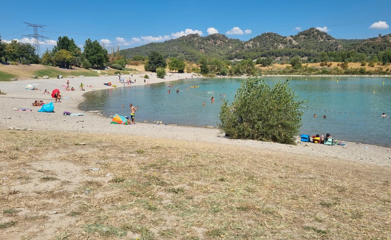 Photo de Peyrolles Beach avec caillou gris de surface