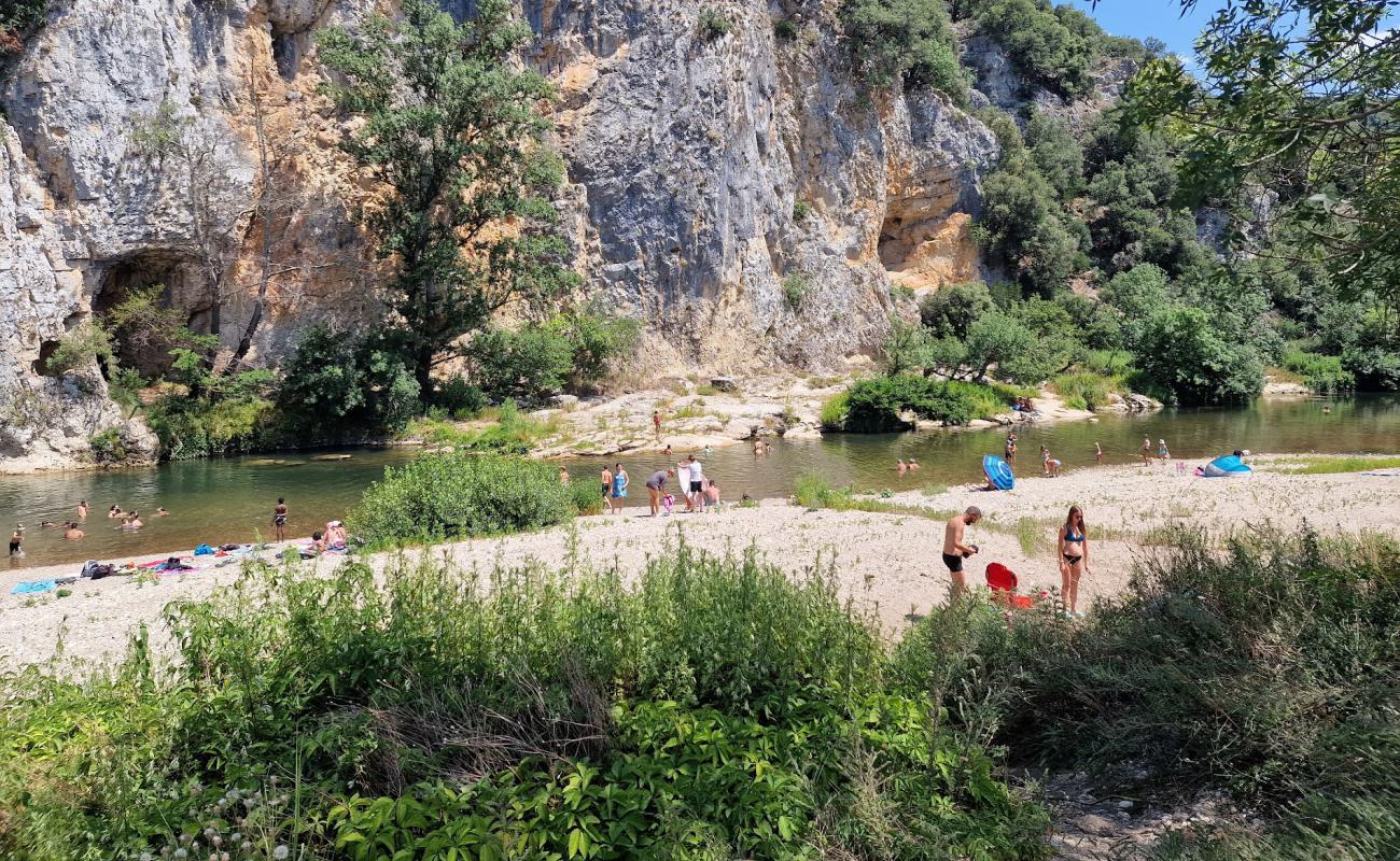 Photo de Roy Beach avec roches de surface