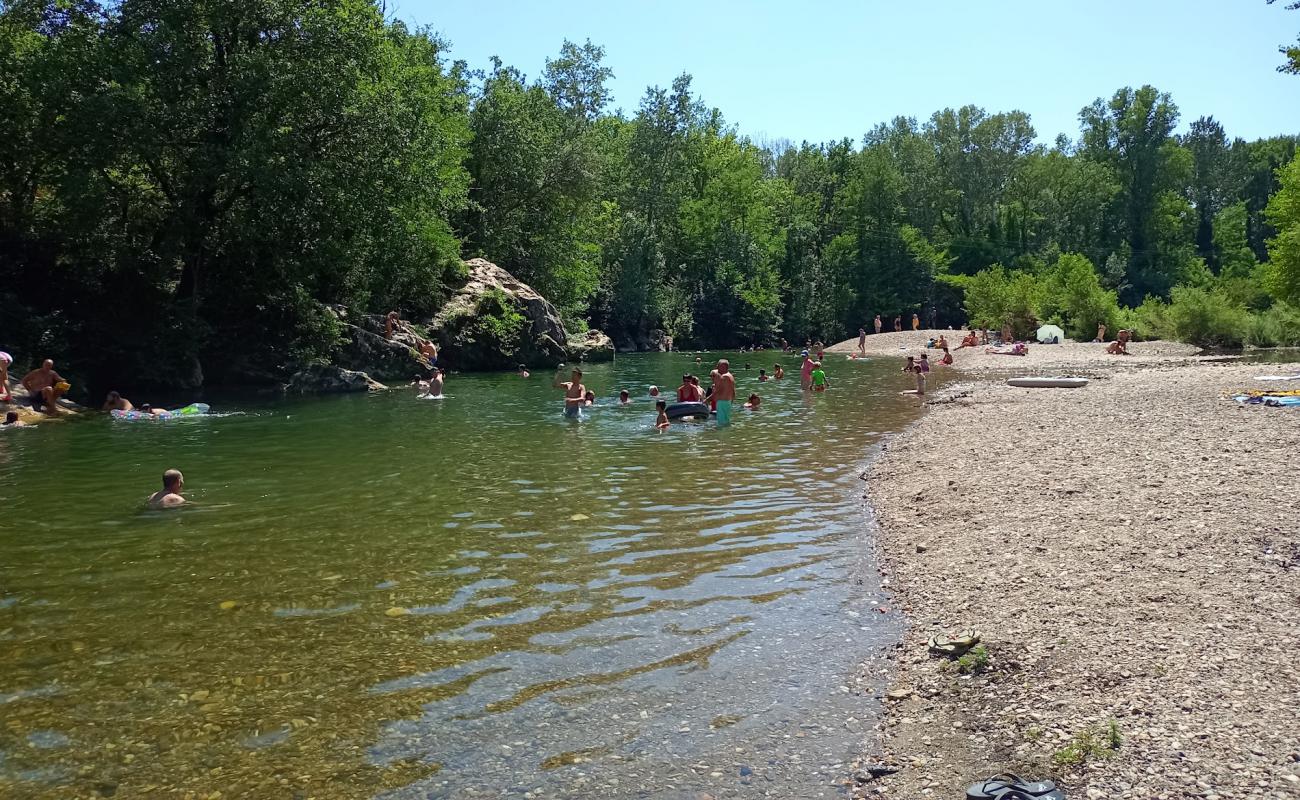 Photo de Le Rocher Beach avec roches de surface