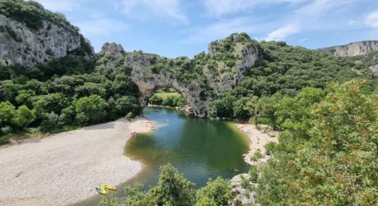 Pont d'Arc amont Beach