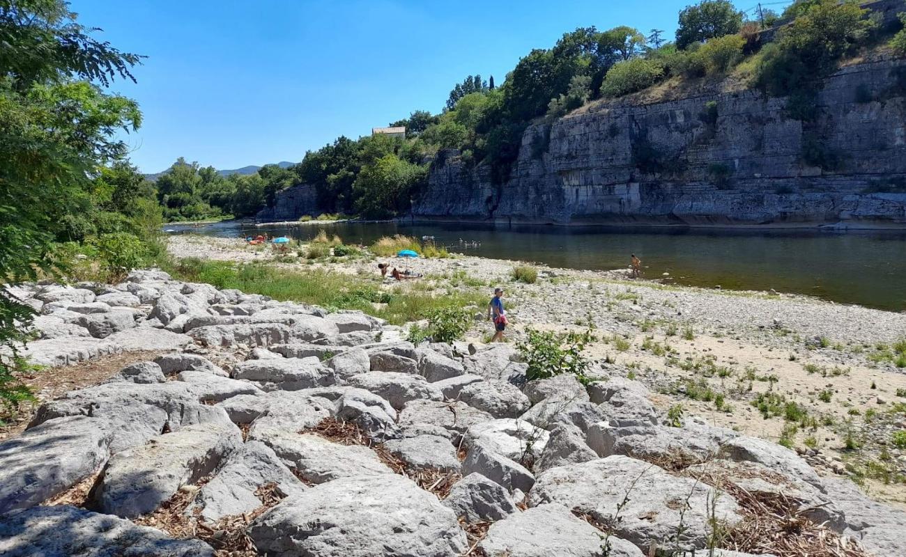 Photo de Ruoms Beach avec terrain rocheux de surface