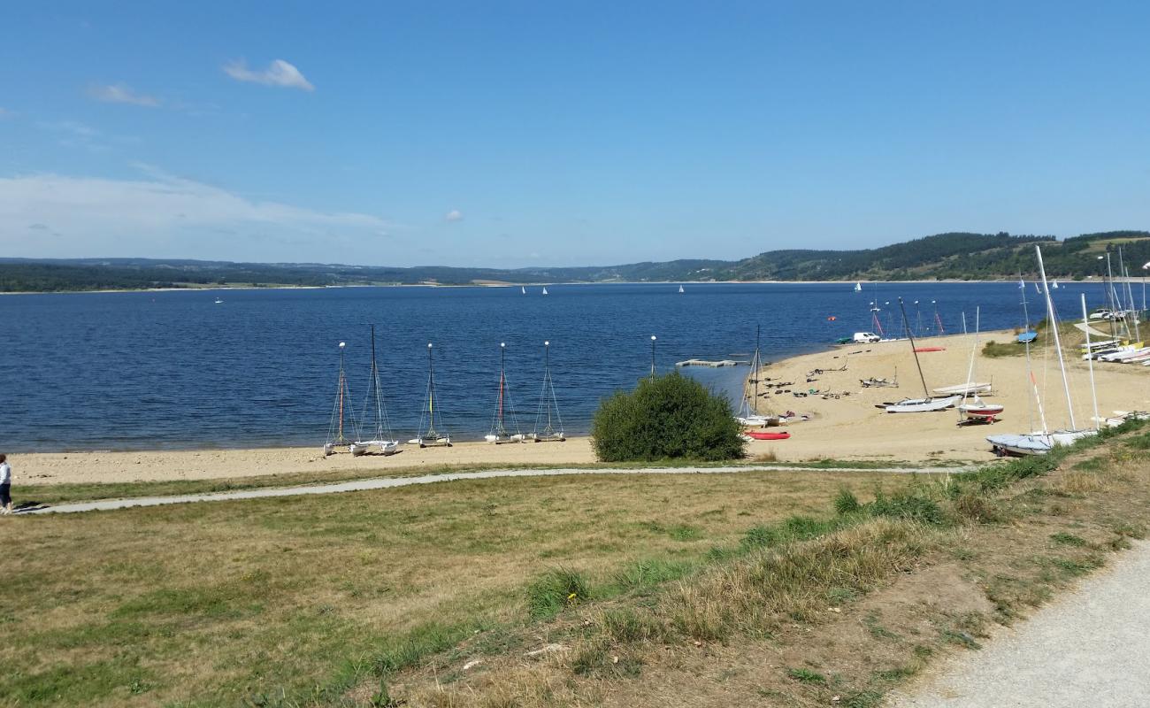 Photo de Naussac Lake Beach avec sable beige & pierres de surface