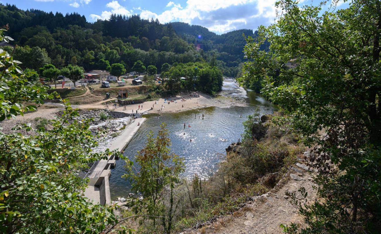 Photo de Plan D'eau De Chambaud Beach avec terrain rocheux de surface