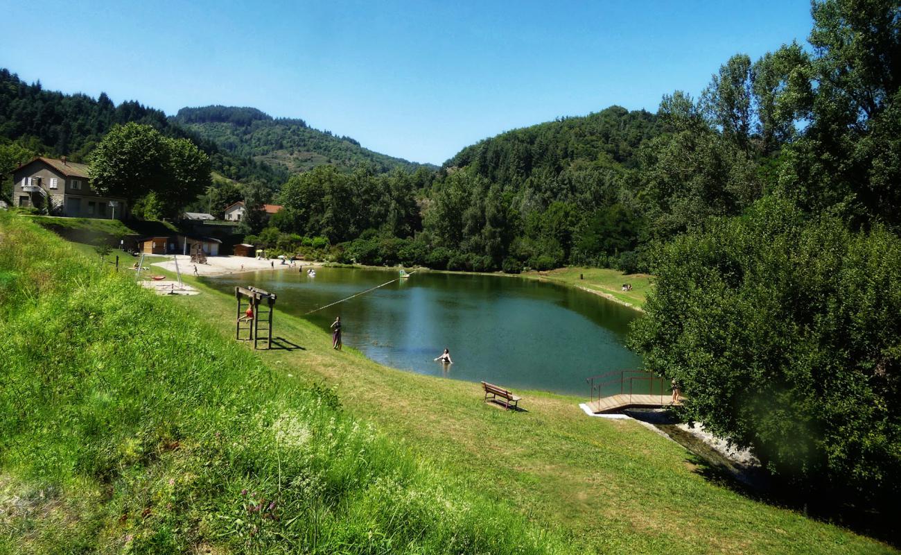 Photo de Plan D'eau Beach avec sable beige de surface
