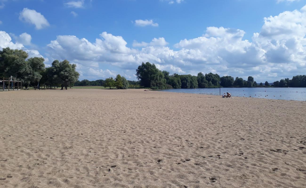 Photo de Dienville Beach avec sable lumineux de surface