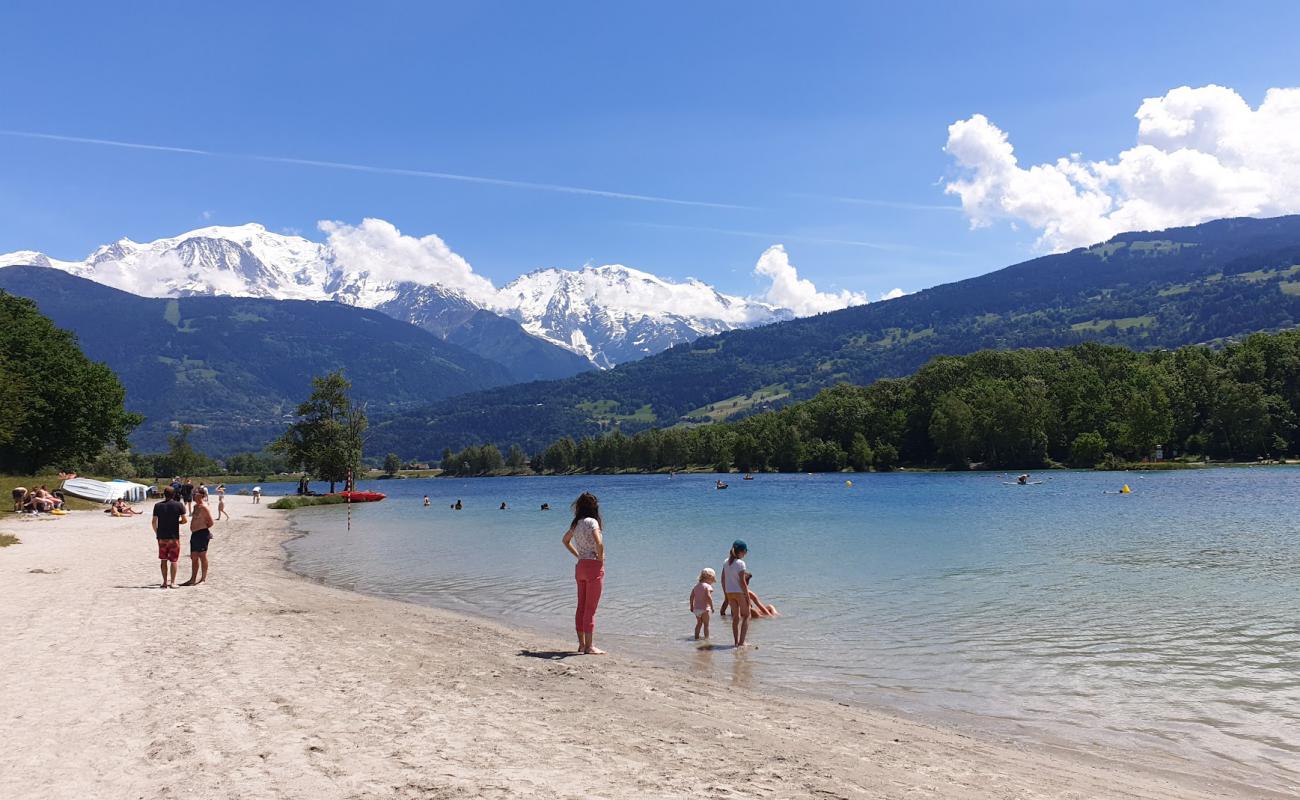 Photo de Passy Lake Beach avec sable beige de surface