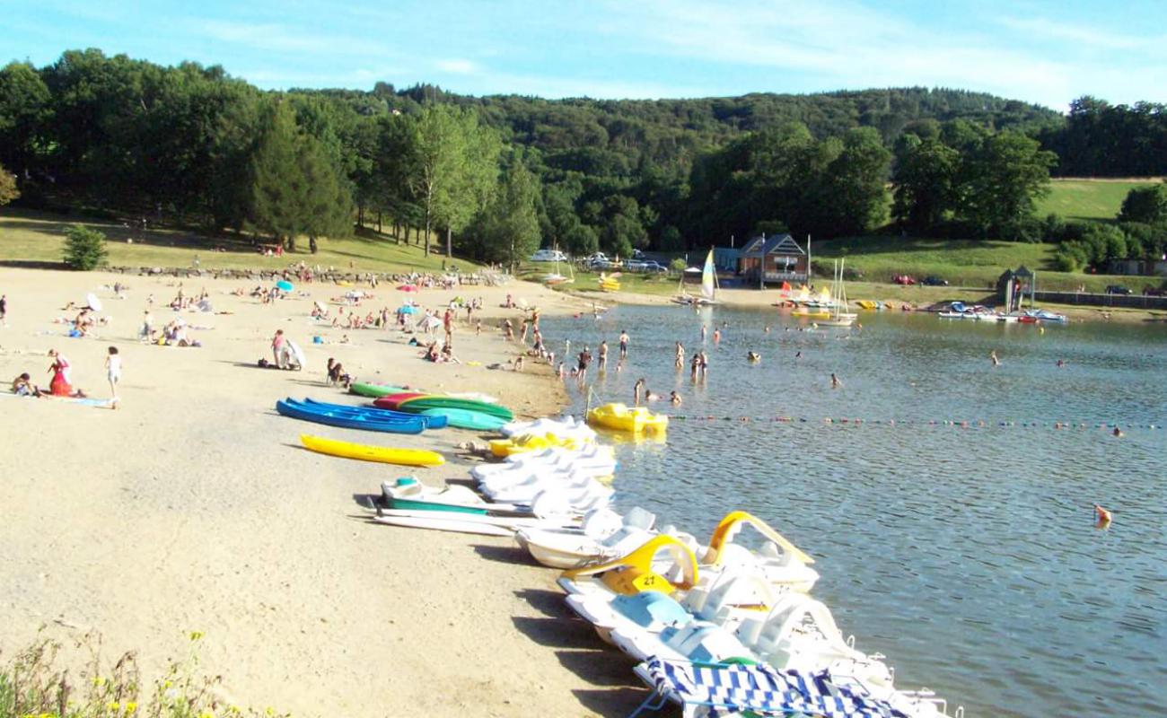 Photo de La Salvetat-sur-Agout Beach avec sable beige & pierres de surface