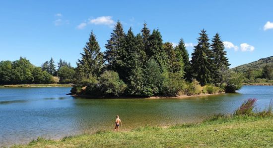 Pradelles-Cabardes Lake Beach