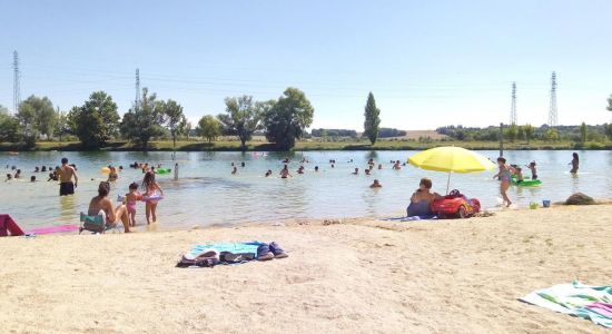 Varennes-sur-Seine Beach