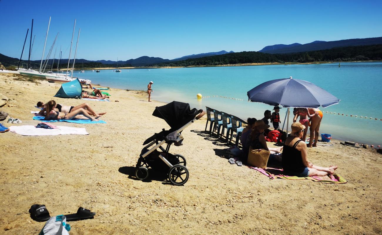 Photo de Leran Montbel Beach avec sable lumineux de surface