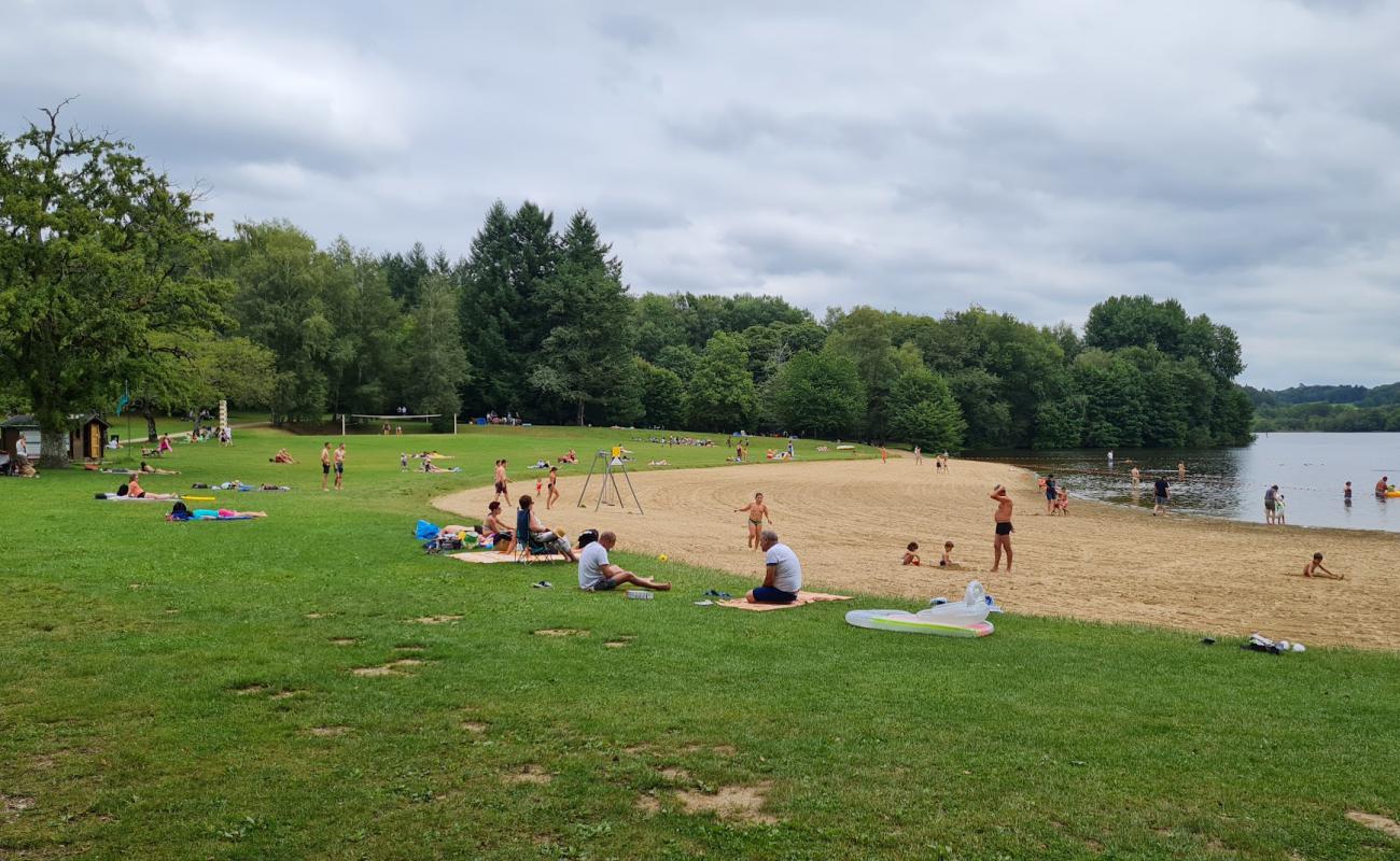 Photo de Coiroux Beach avec sable beige de surface