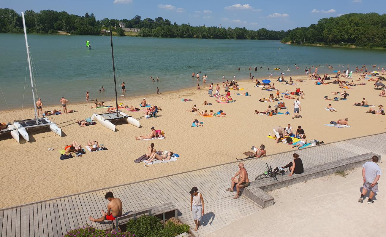 Photo de Charlemagne Beach avec sable beige de surface