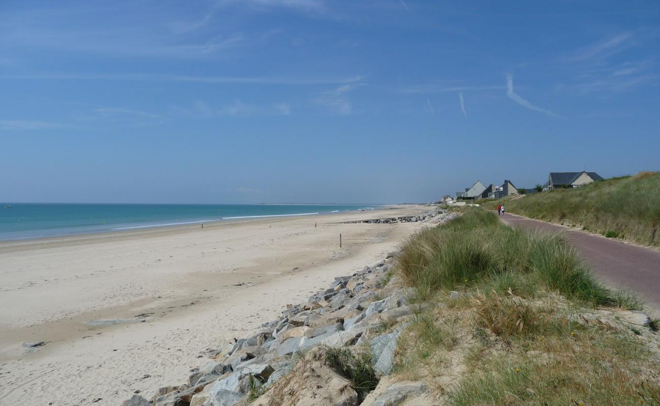 Photo de Centrale de Pirou Beach avec sable beige de surface