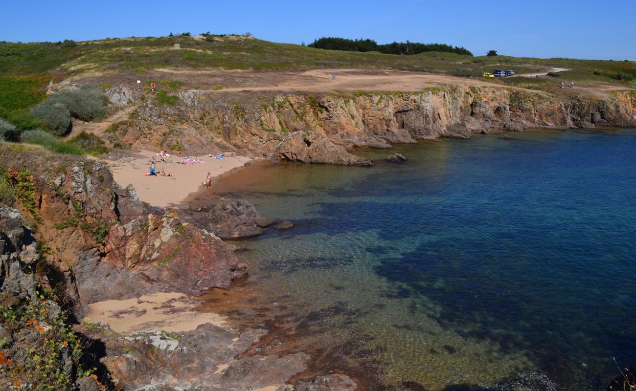 Photo de Fontaines Beach avec sable beige de surface