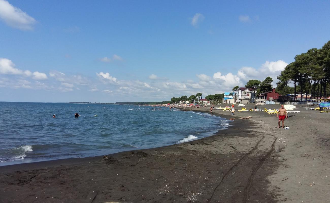 Photo de Ureki beach avec sable noir de surface