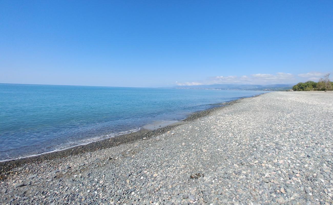 Photo de Gulripshi beach avec caillou clair de surface