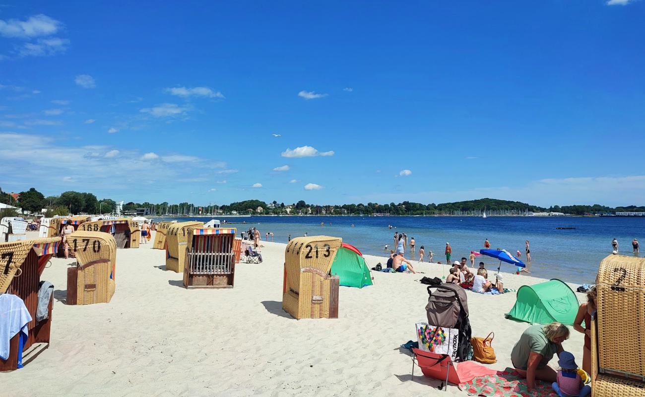 Photo de Hauptstrand Eckernforde avec sable beige fin de surface
