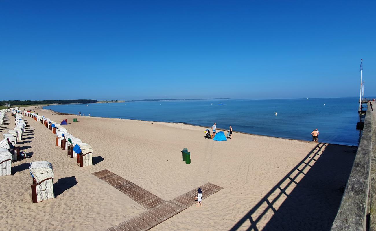 Photo de Weissenhauser Strand avec sable beige de surface