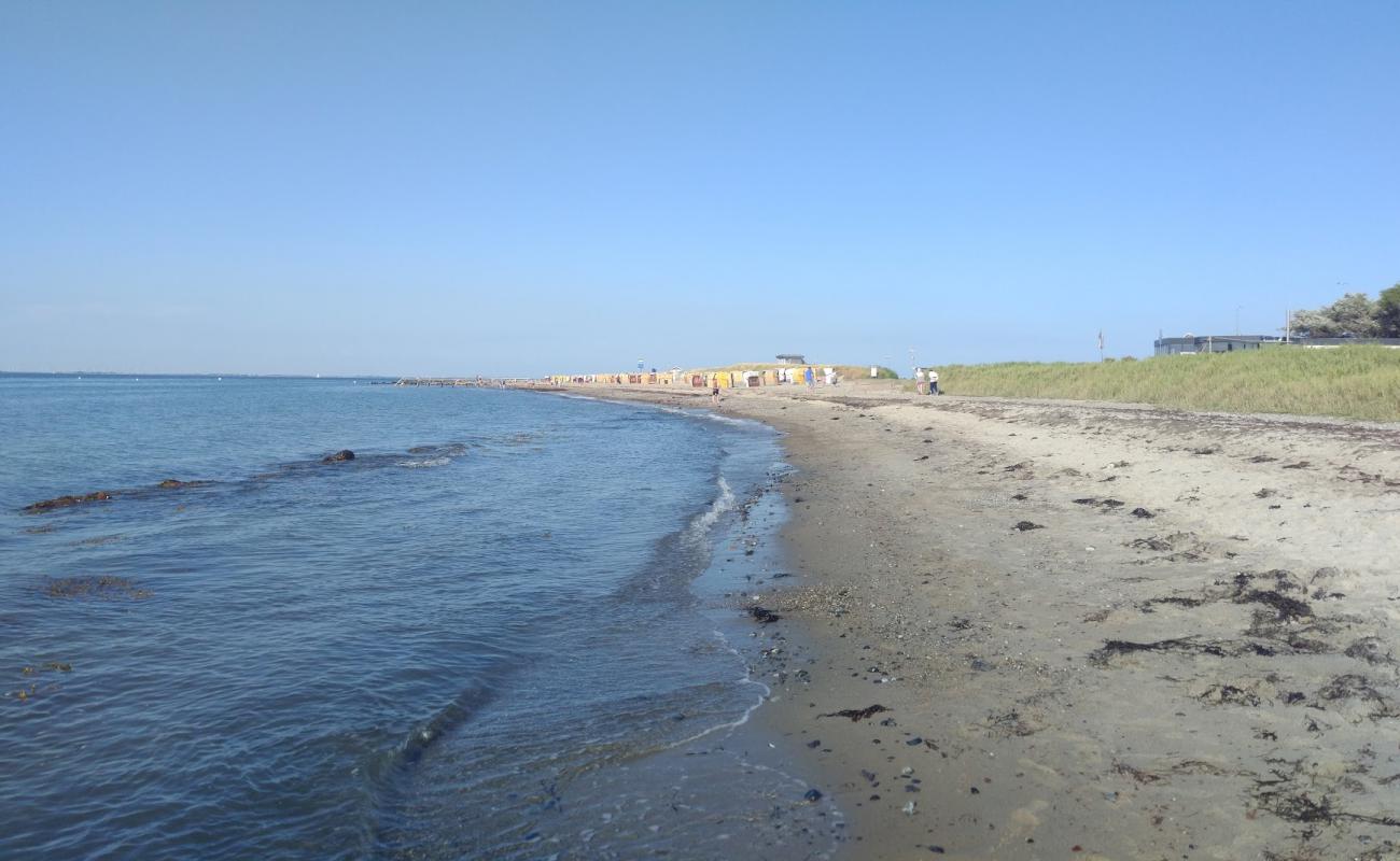 Photo de Strandkorbvermietung avec sable gris de surface