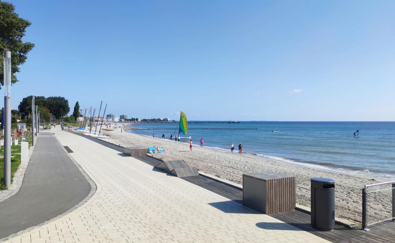 Photo de Sudstrand Grossenbrode avec sable lumineux de surface