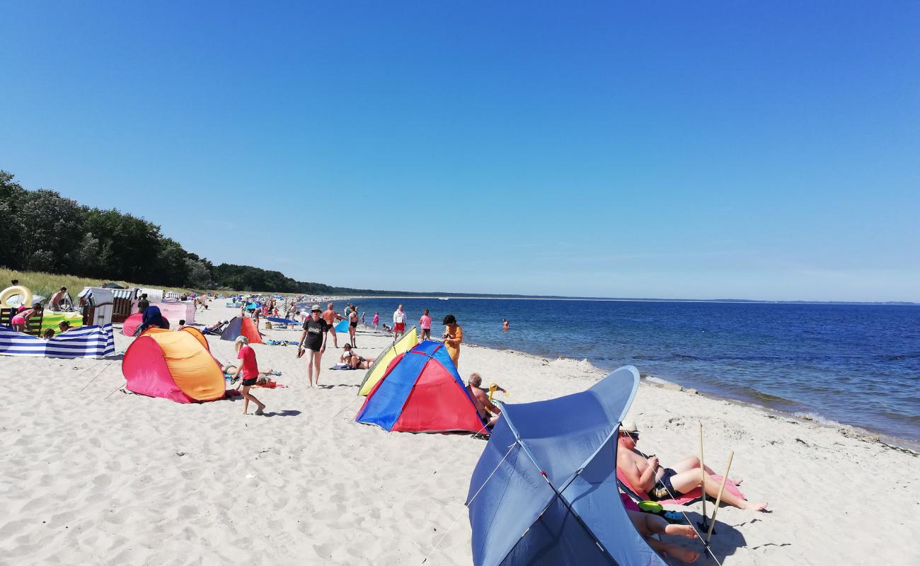 Photo de Plage de Glowe avec sable beige de surface