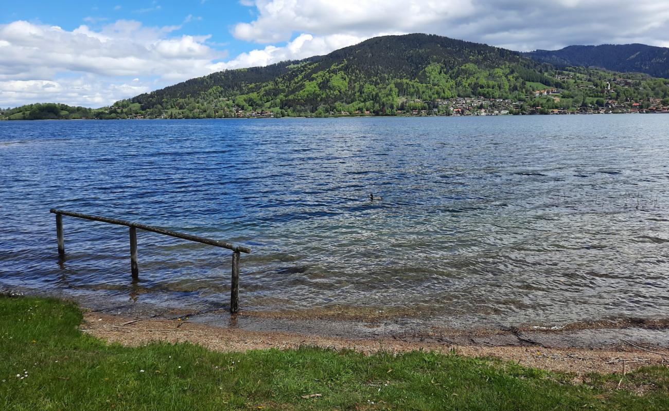 Photo de Spielplatz am See avec caillou fin gris de surface