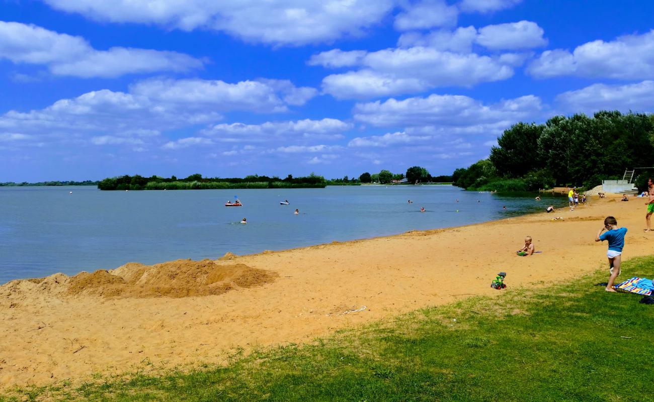 Photo de Schlungenhof Altmuhlsee strand avec sable beige de surface