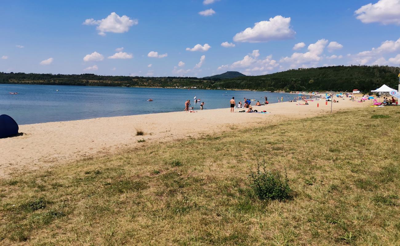 Photo de Plage de la Lagune Bleue avec sable lumineux de surface