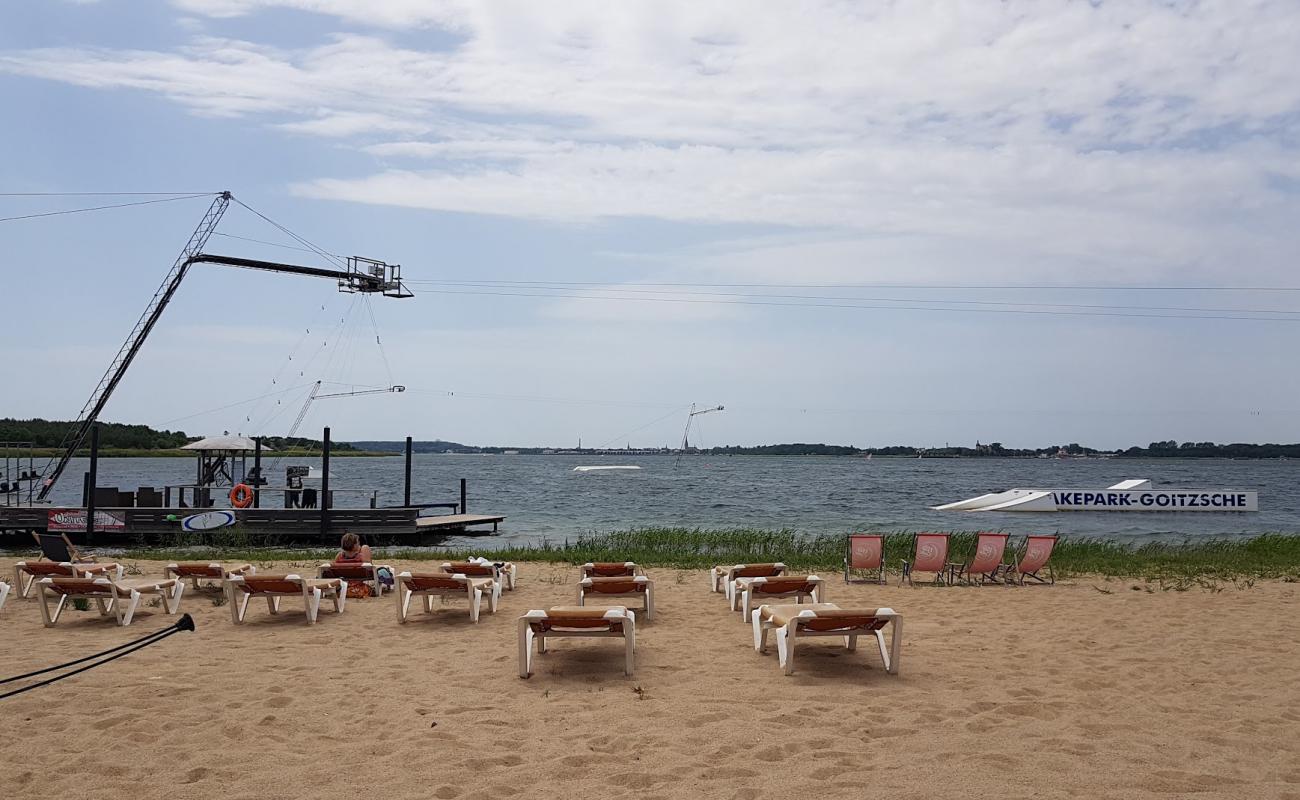 Photo de Agora Strand avec herbe de surface