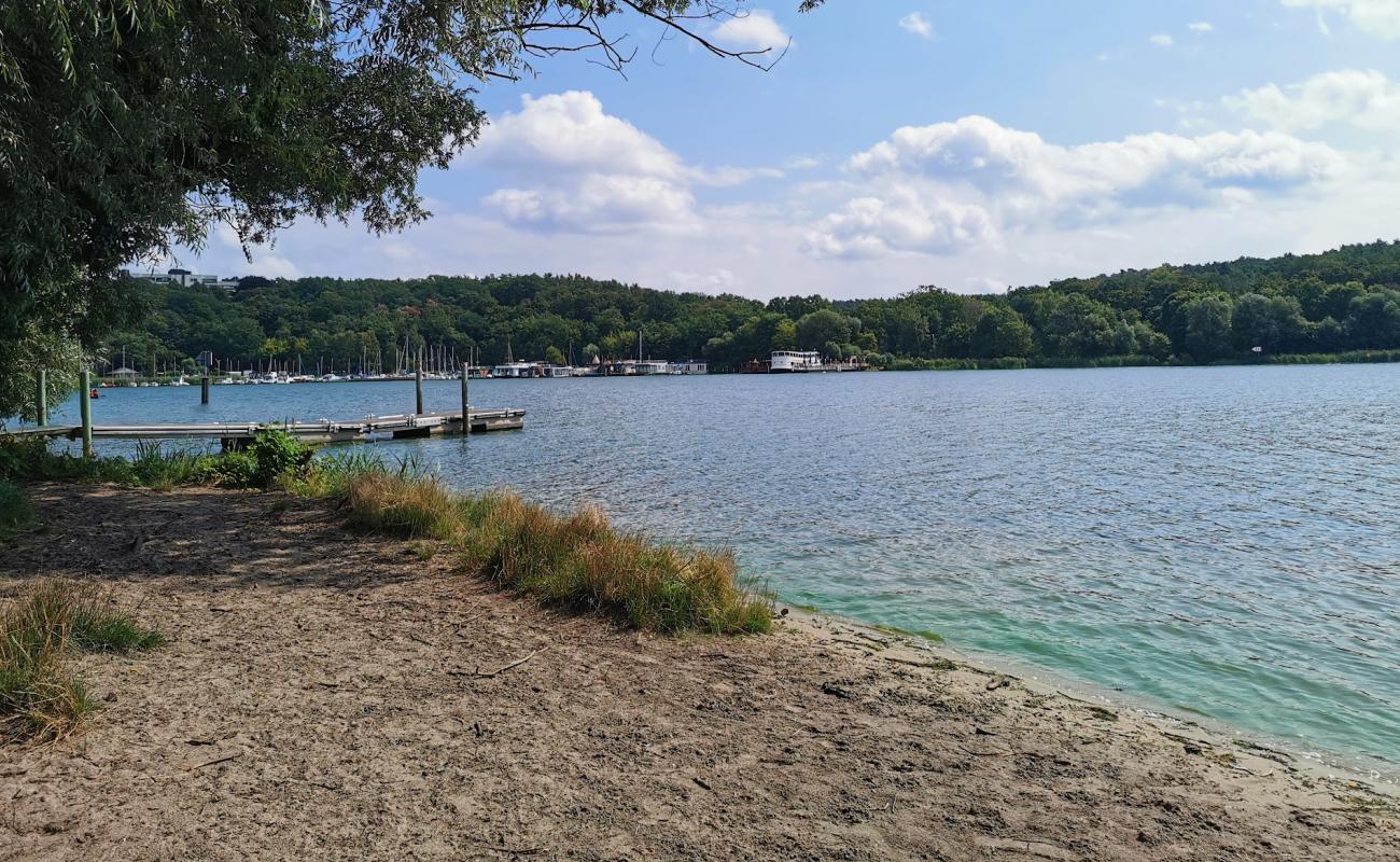 Photo de Stossensee Spandau Beach avec sable lumineux de surface