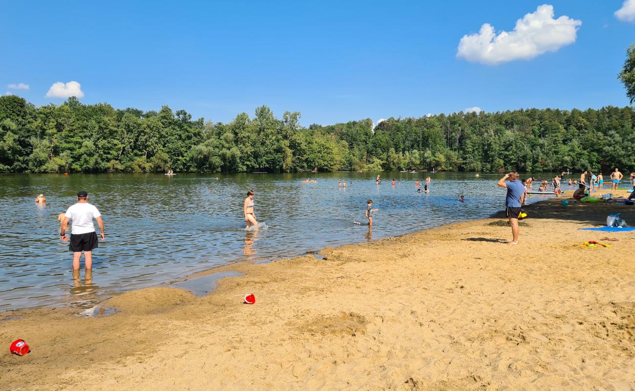 Photo de Heider Bergsee Strand avec sable beige de surface