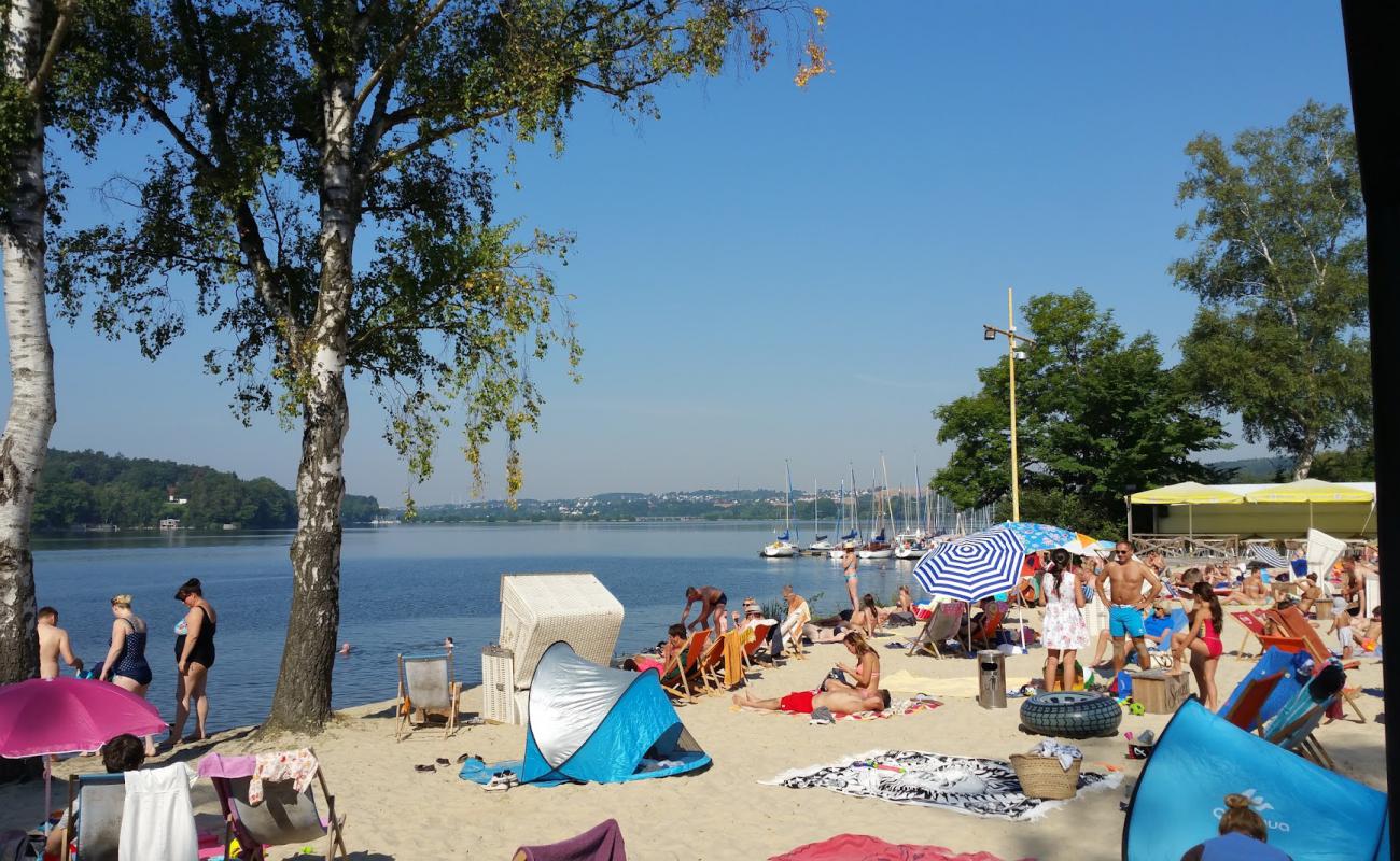 Photo de Uferlos Mohnesee avec béton de surface