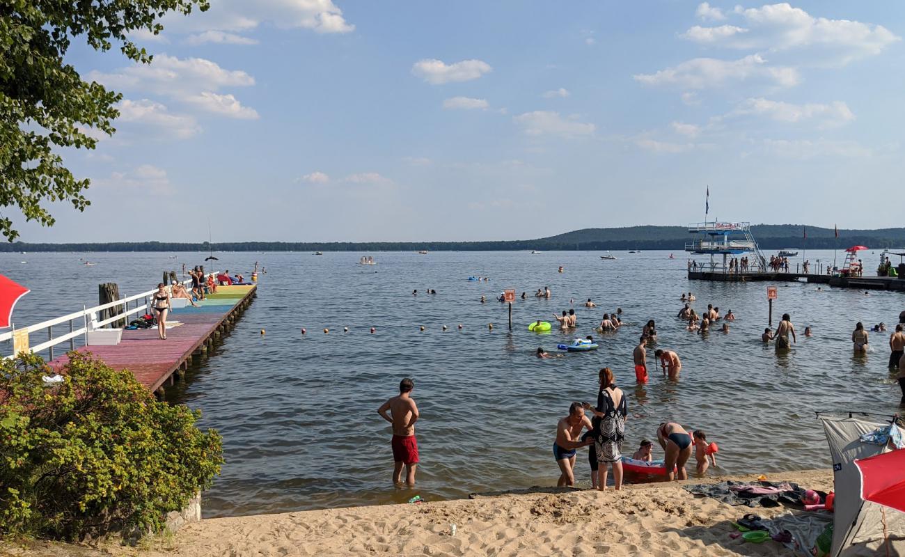 Photo de Strandbad Friedrichshagen avec sable lumineux de surface