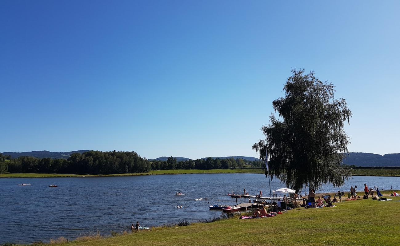 Photo de Perlseestrandbad avec herbe de surface