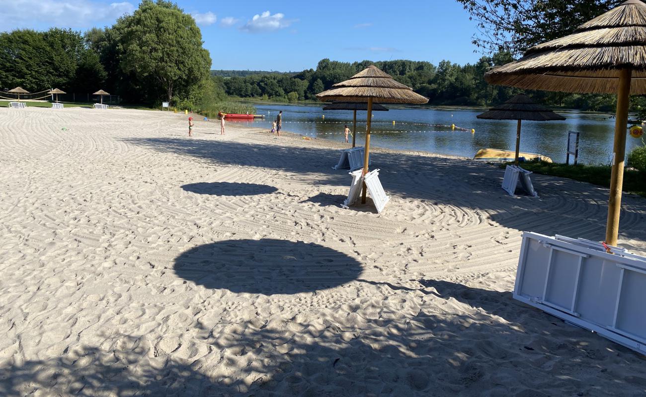 Photo de Seeweiher Mengerskirchen avec sable fin et lumineux de surface