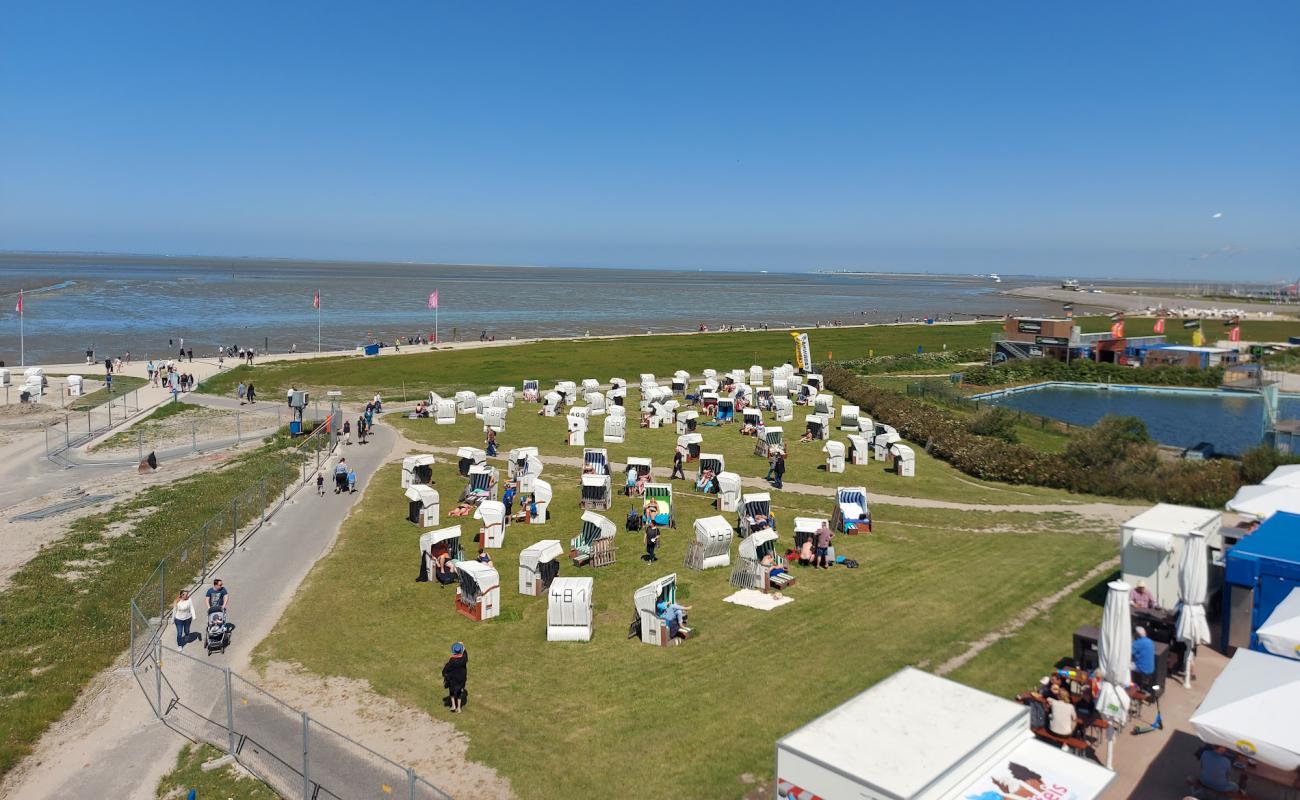 Photo de Plage de Norddeich avec sable gris & galets de surface