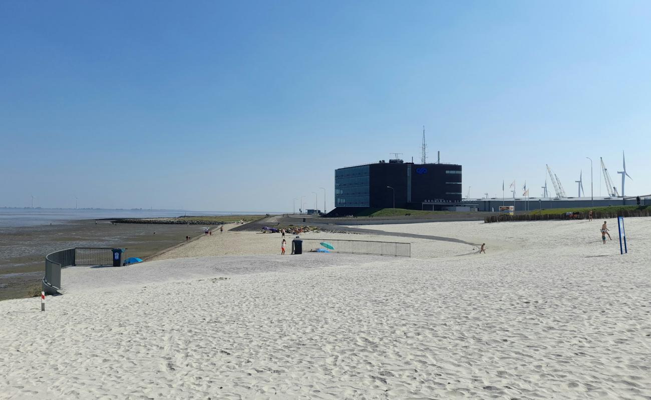 Photo de Delfzijl Beach avec sable beige de surface