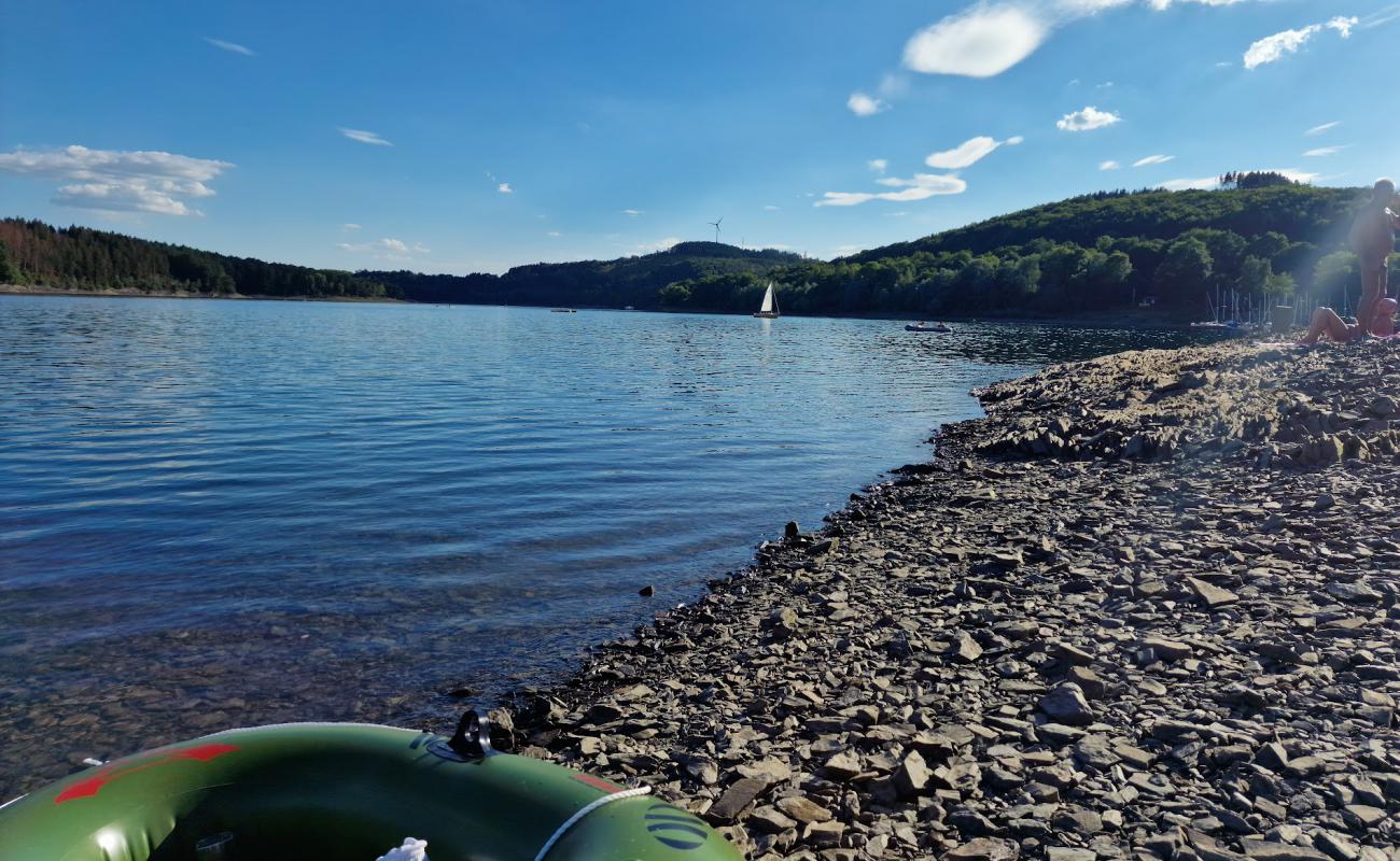 Photo de Biggesee nudist Beach avec terrain rocheux de surface