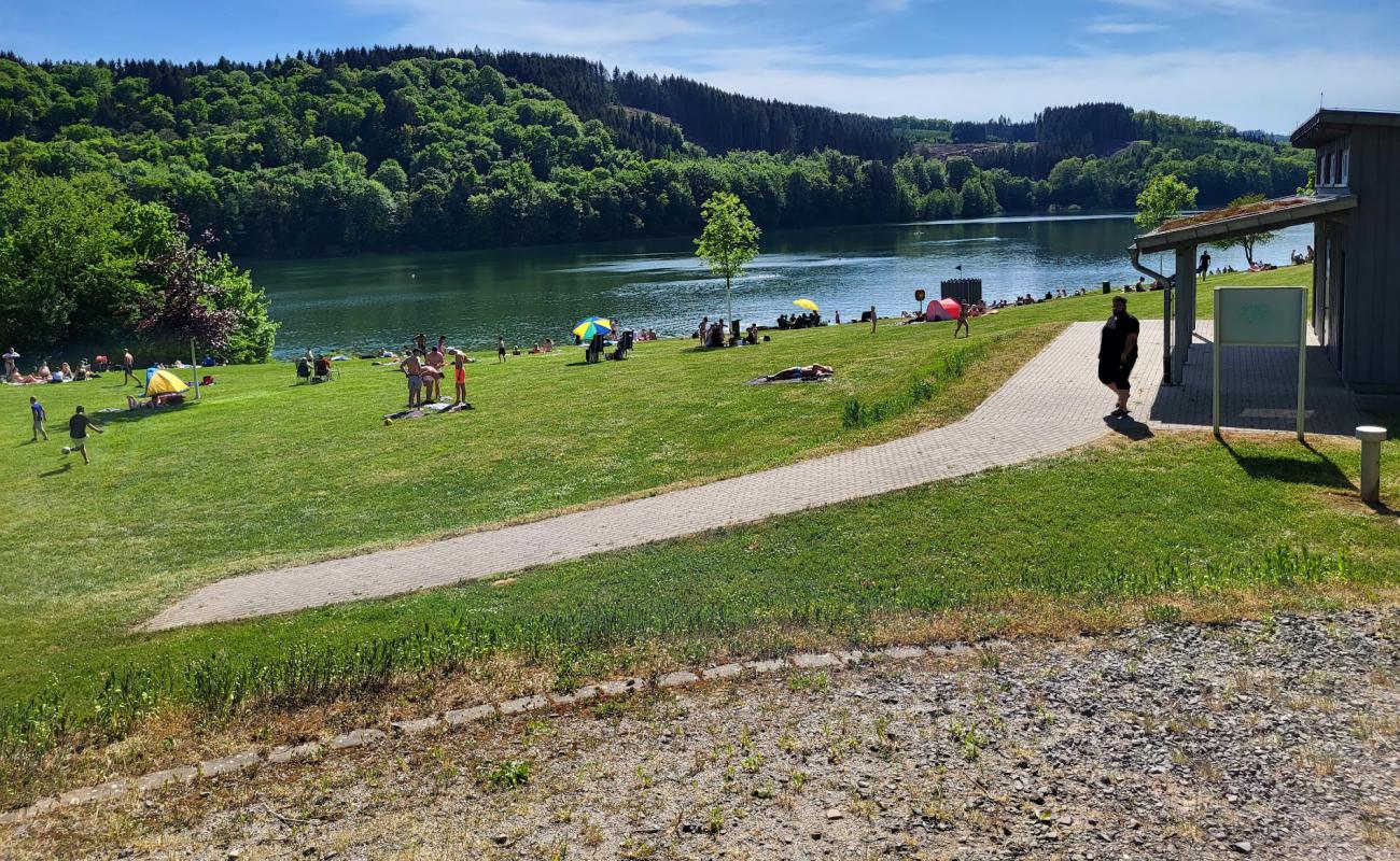 Photo de Badestelle am Schnutgenhof avec herbe de surface