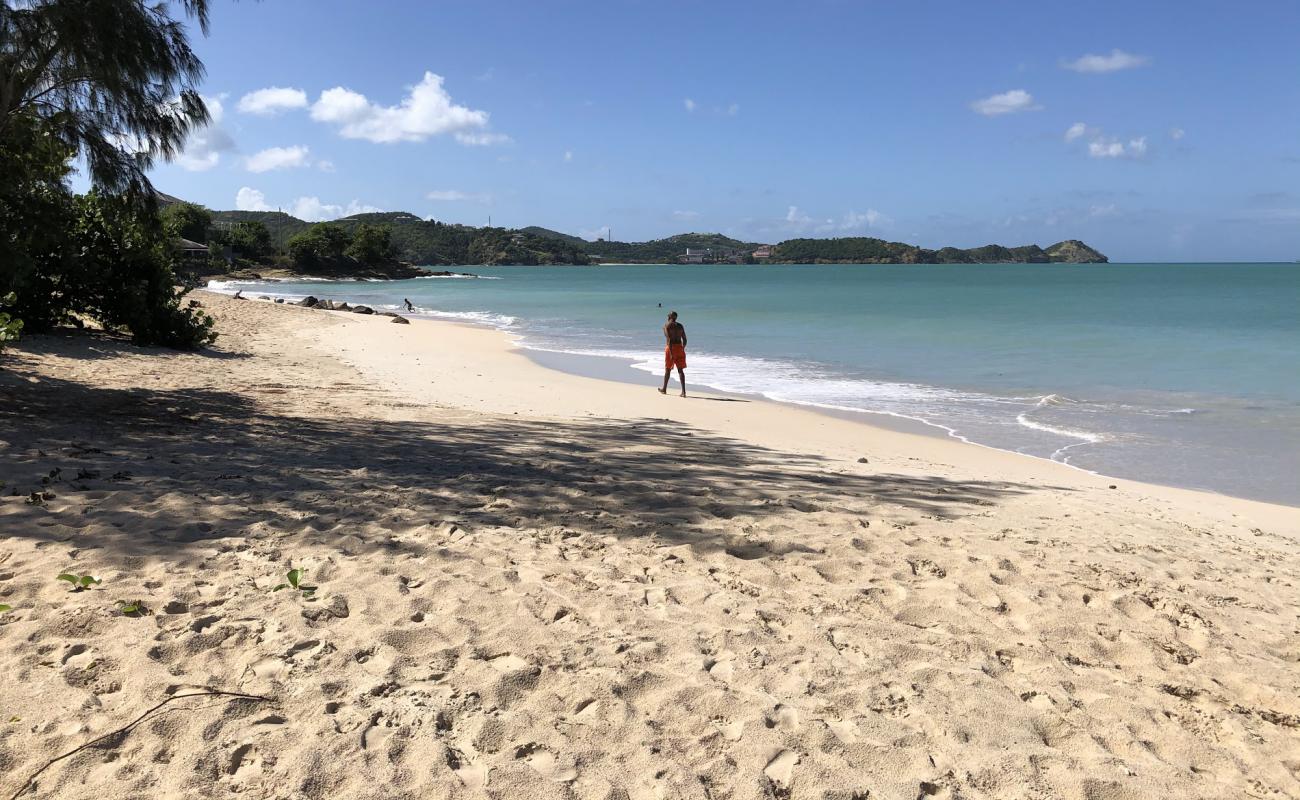 Photo de Fort James beach avec sable lumineux de surface