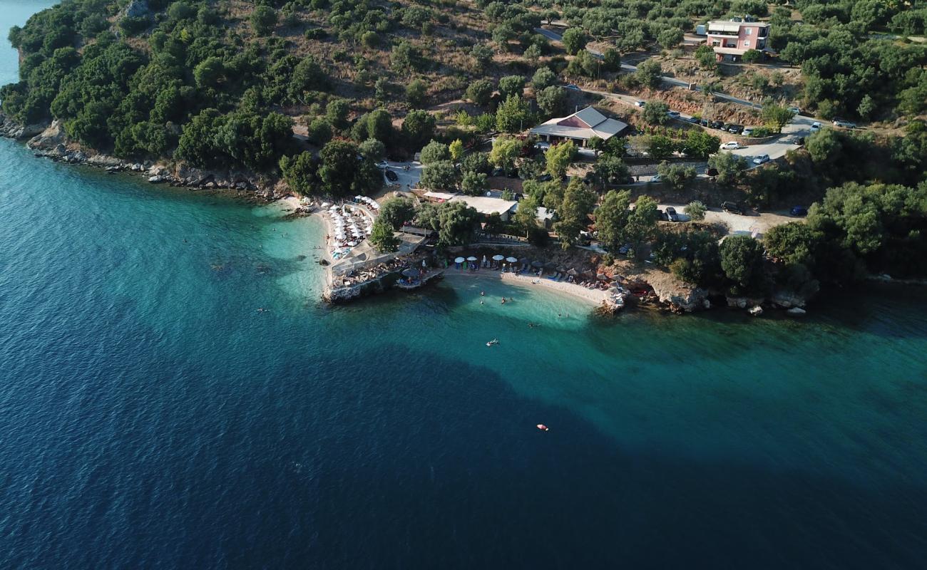 Photo de Vraxos beach avec caillou fin blanc de surface